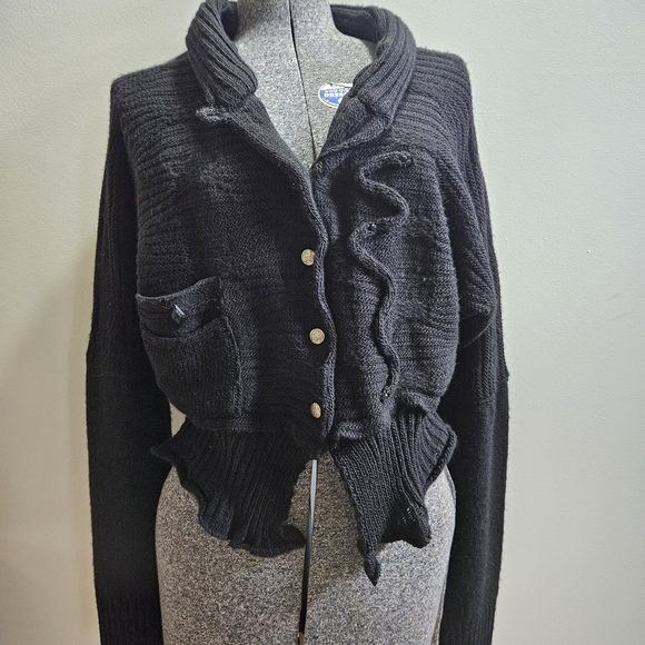 Chic Black Ruffled Women's Cardigan - Picture 1 of 7